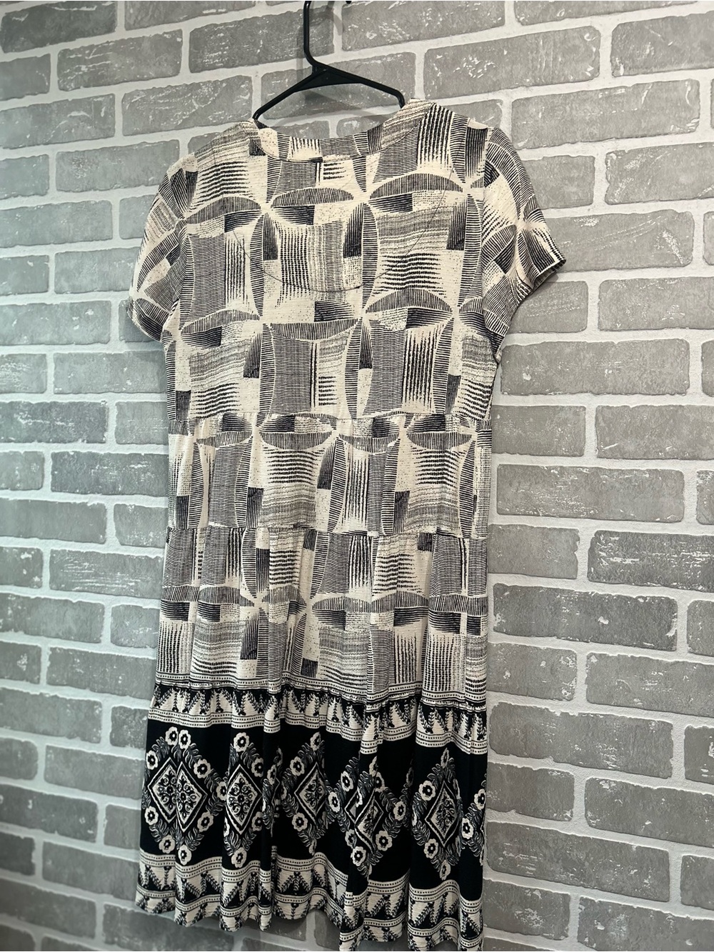 Maeve Anthropologie Abstract Print Tiered Dress Small Black Cream Shift - Picture 6 of 6